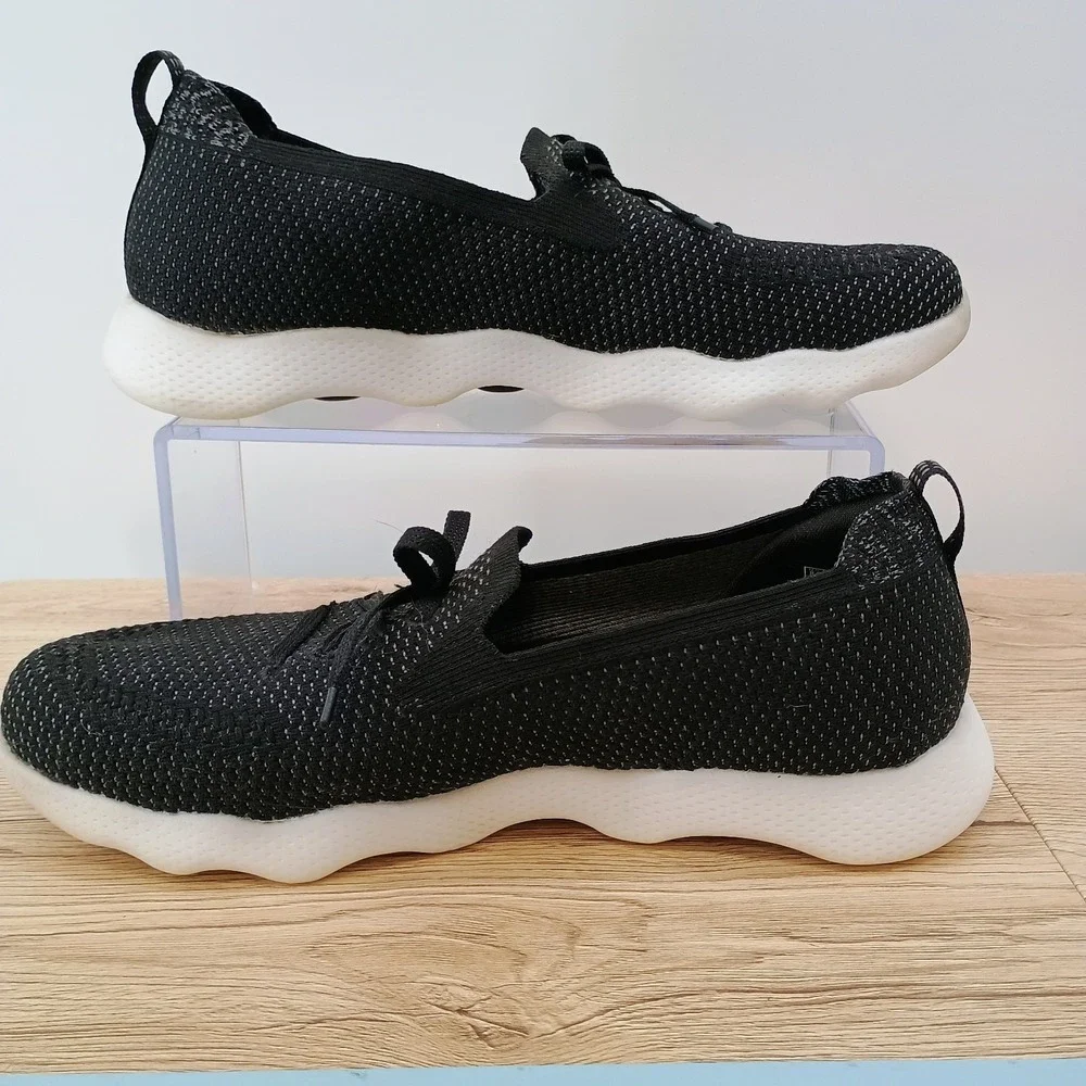Skechers brand style
